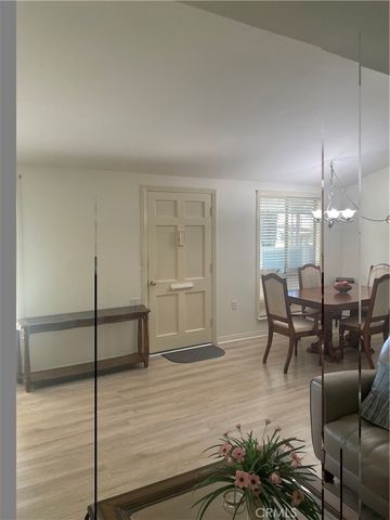 19114 AVE OF THE OAKS B, Newhall, CA 91321