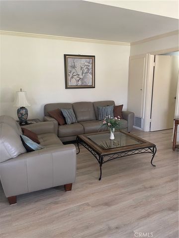 19114 AVE OF THE OAKS B, Newhall, CA 91321