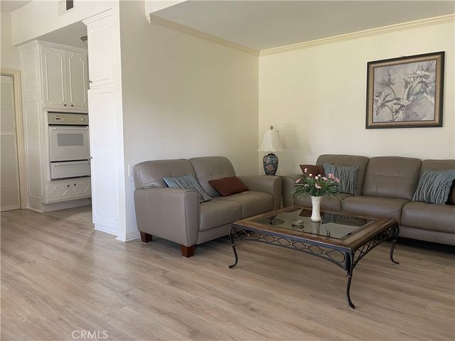 19114 AVE OF THE OAKS B, Newhall, CA 91321