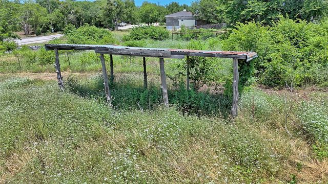 604 S Mill Street, Bowie, TX 76230