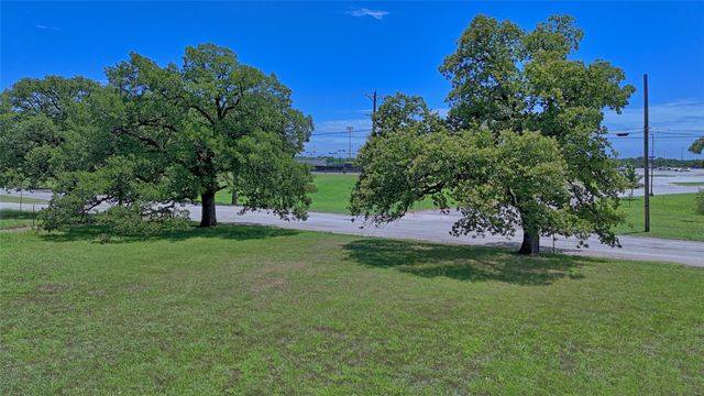 604 S Mill Street, Bowie, TX 76230