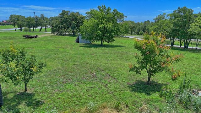 604 S Mill Street, Bowie, TX 76230