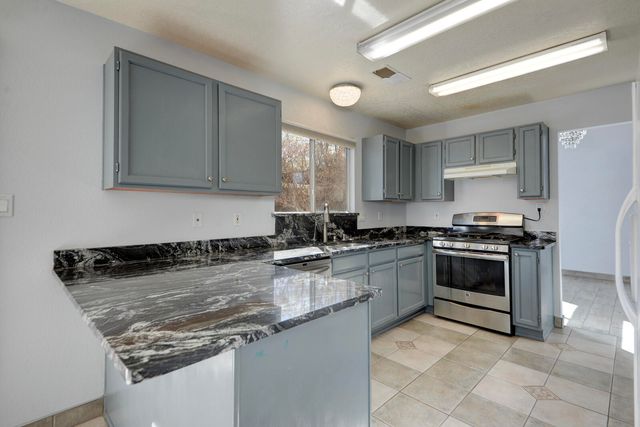 8210 Camino Paisano NW, Albuquerque, NM 87120