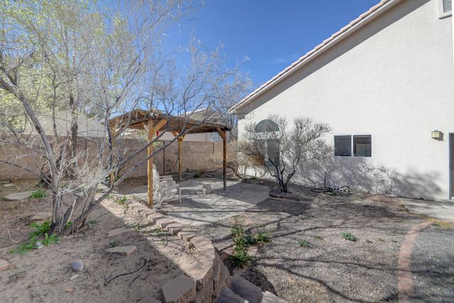 8210 Camino Paisano NW, Albuquerque, NM 87120
