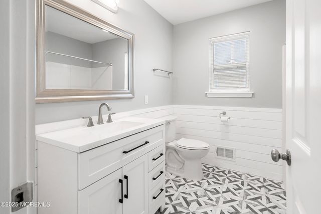 22 Marlin Drive, Bayville, NJ 08721