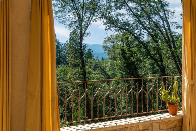21374 Maidu Ridge Rd, Nevada City, CA 95959