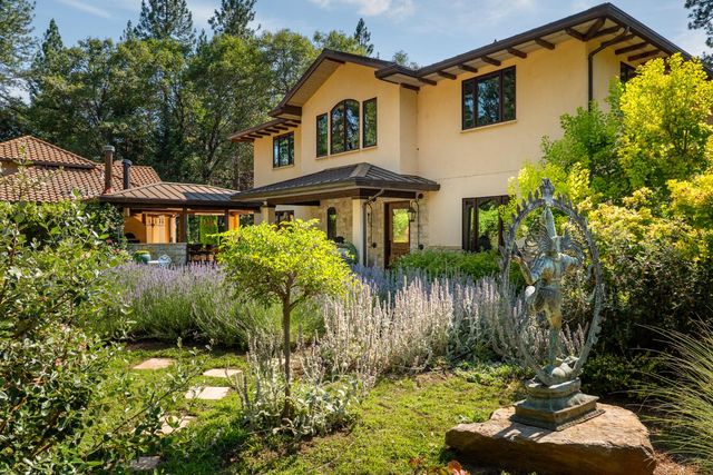 21374 Maidu Ridge Rd, Nevada City, CA 95959
