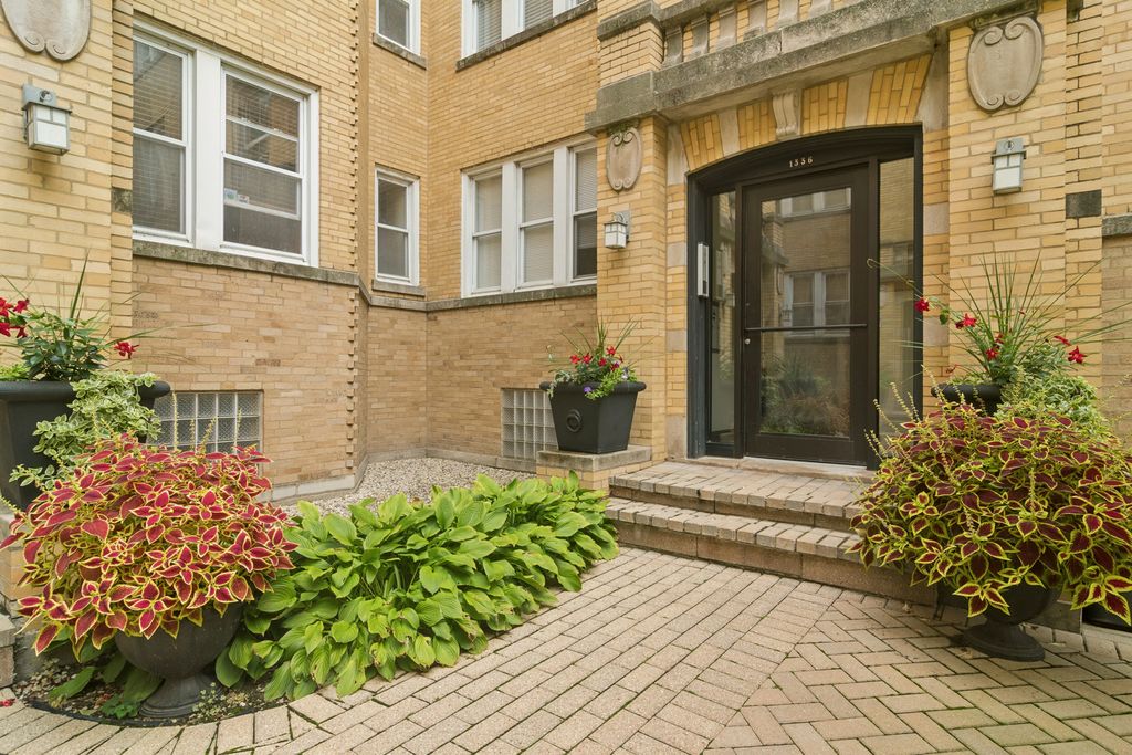 1336 W Estes Avenue 2N, Chicago, IL 60626 — exterior