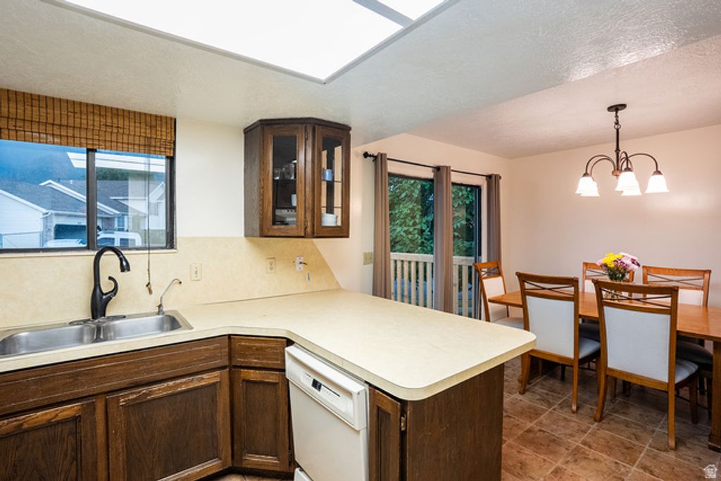 1246 N NALDER ST, Layton, UT 84040 — photo 4