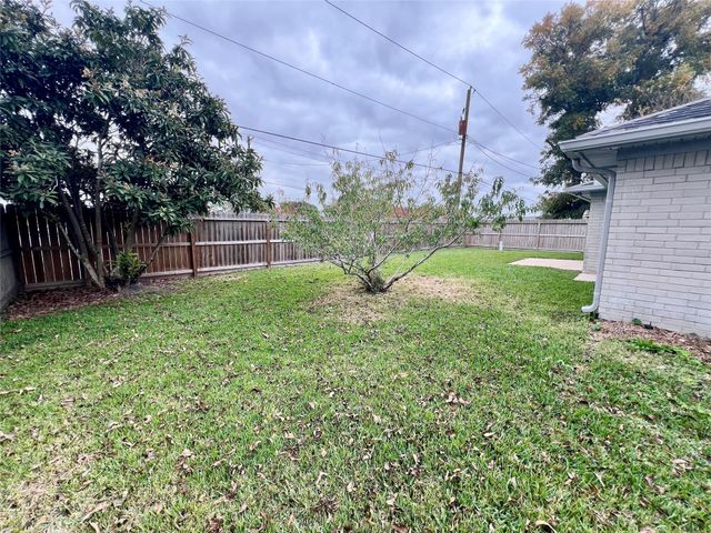 1708 Crestwood Court, Texas City, TX 77591