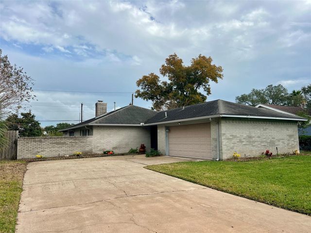 1708 Crestwood Court, Texas City, TX 77591