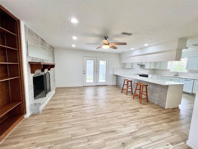 1708 Crestwood Court, Texas City, TX 77591