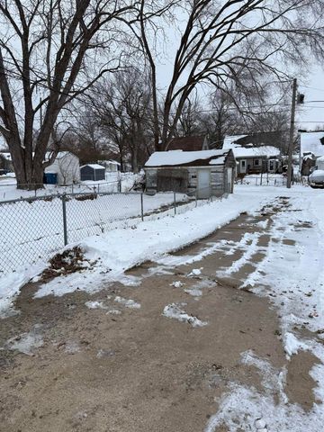 1820 FALLS, Waterloo, IA 50701