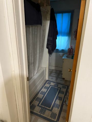 1820 FALLS, Waterloo, IA 50701