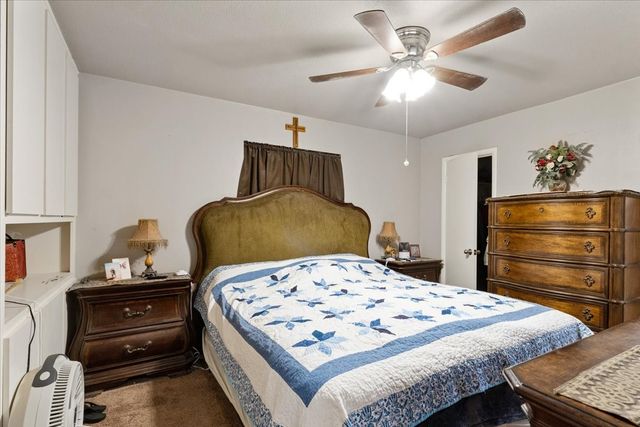 1025 Livingston Drive, Hurst, TX 76053