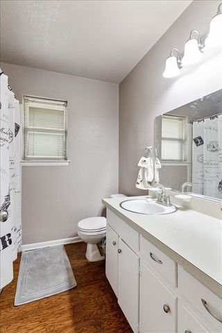 1025 Livingston Drive, Hurst, TX 76053