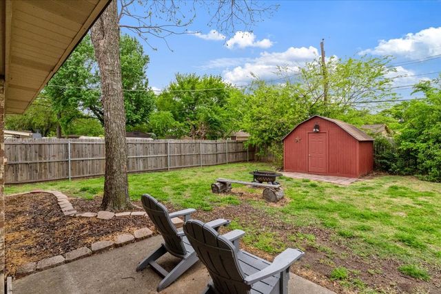 1025 Livingston Drive, Hurst, TX 76053