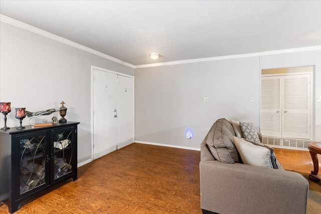 1025 Livingston Drive, Hurst, TX 76053