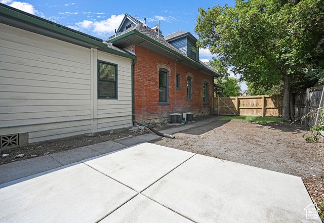 230 W CENTER ST, Logan, UT 84321