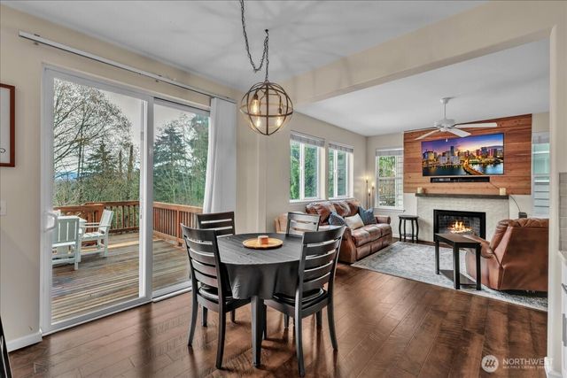 24606 232nd Place, Maple Valley, WA 98038