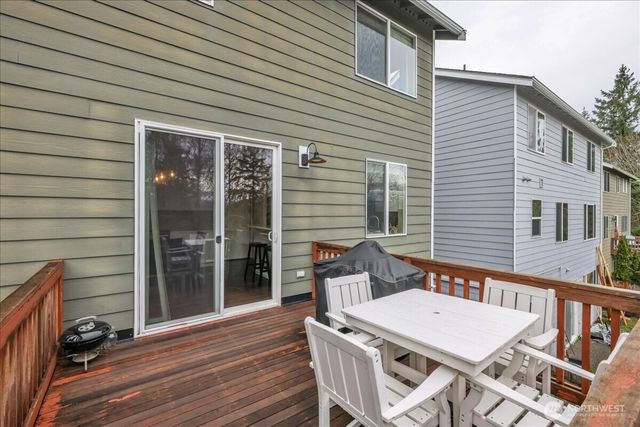 24606 232nd Place, Maple Valley, WA 98038