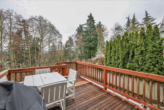 24606 232nd Place, Maple Valley, WA 98038