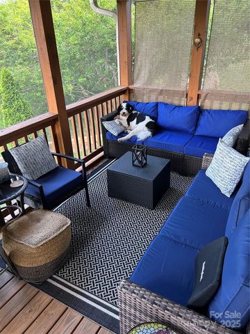 371 Beechnut Drive, Hendersonville, NC 28739