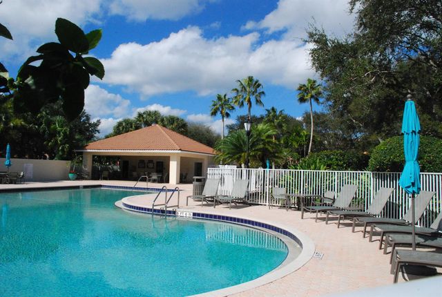 447 Kelsey Park Drive, Palm Beach Gardens, FL 33410