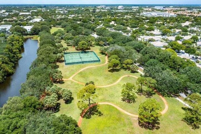 447 Kelsey Park Drive, Palm Beach Gardens, FL 33410