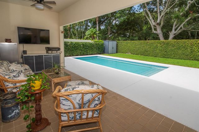 447 Kelsey Park Drive, Palm Beach Gardens, FL 33410