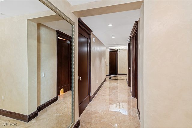 2747 Paradise Road 2301, Las Vegas, NV 89109