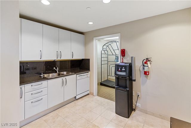 2747 Paradise Road 2301, Las Vegas, NV 89109