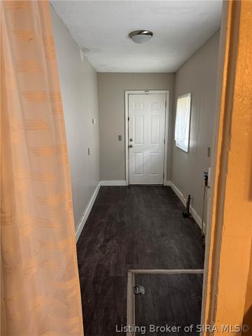 605 E Oak Street, New Albany, IN 47150