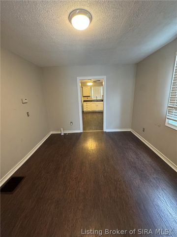 605 E Oak Street, New Albany, IN 47150