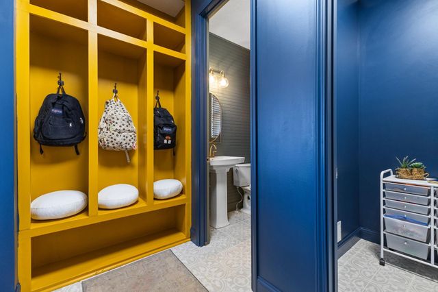 1955 River Bluff Court, Shakopee, MN 55379