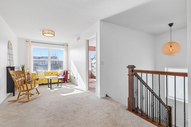 1955 River Bluff Court, Shakopee, MN 55379