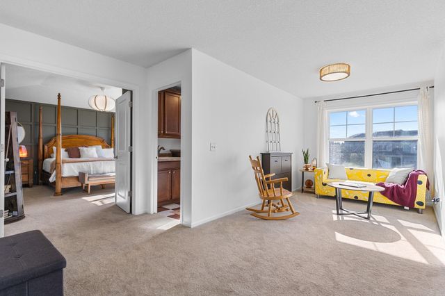 1955 River Bluff Court, Shakopee, MN 55379