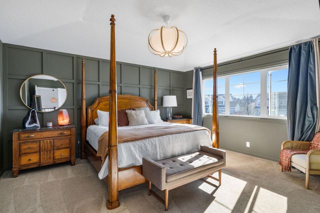 1955 River Bluff Court, Shakopee, MN 55379