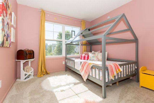 1955 River Bluff Court, Shakopee, MN 55379