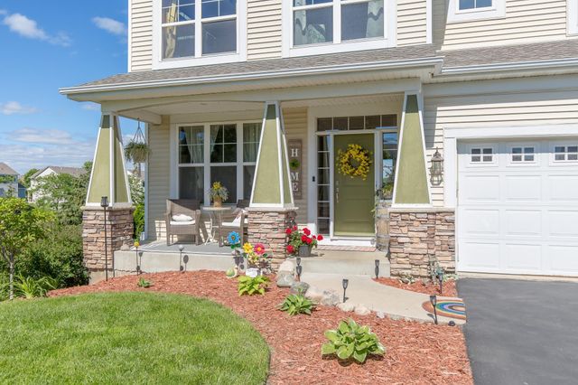 1955 River Bluff Court, Shakopee, MN 55379