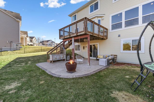 1955 River Bluff Court, Shakopee, MN 55379