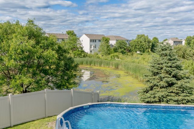 1955 River Bluff Court, Shakopee, MN 55379