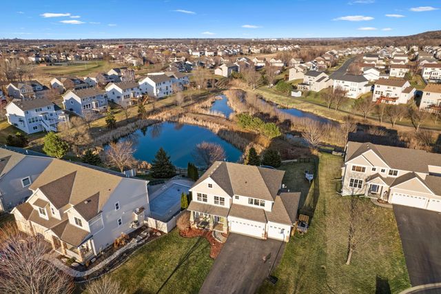 1955 River Bluff Court, Shakopee, MN 55379