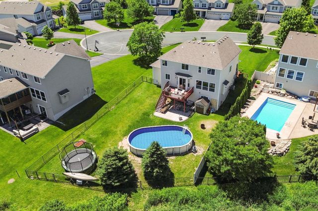 1955 River Bluff Court, Shakopee, MN 55379