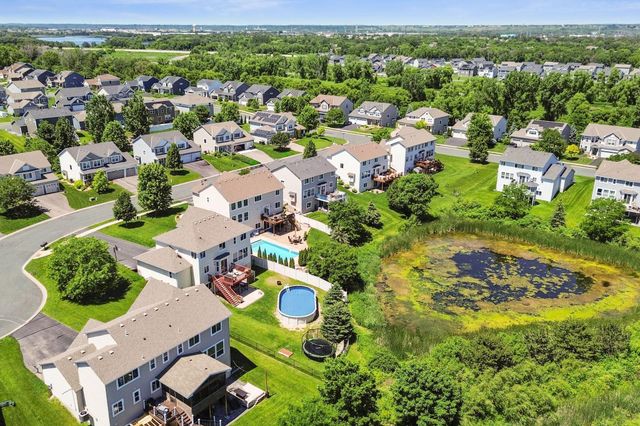 1955 River Bluff Court, Shakopee, MN 55379