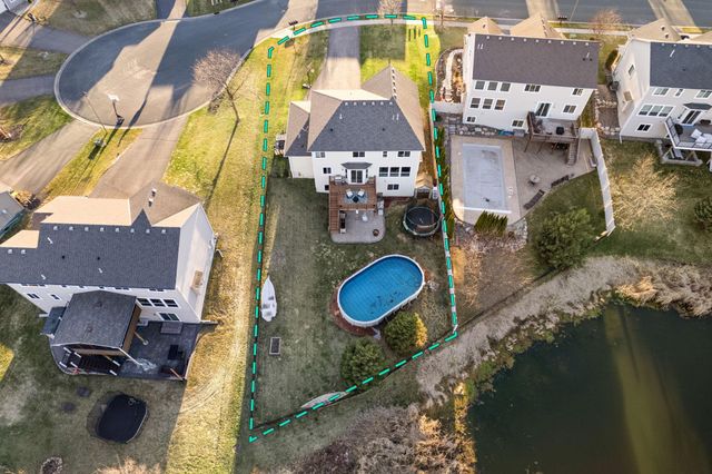 1955 River Bluff Court, Shakopee, MN 55379