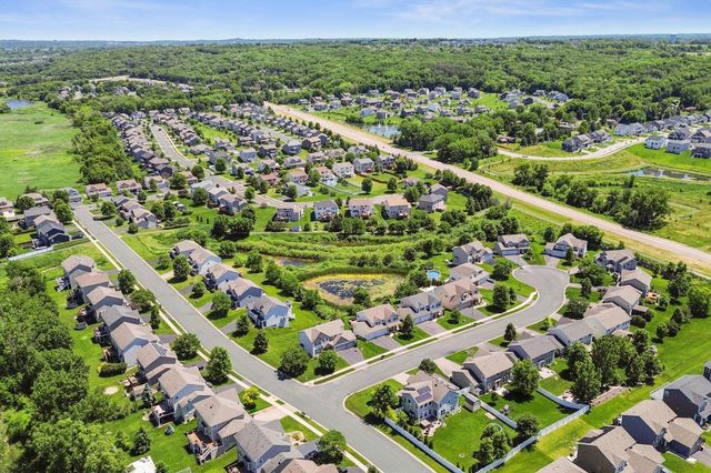 1955 River Bluff Court, Shakopee, MN 55379