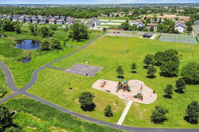 1955 River Bluff Court, Shakopee, MN 55379