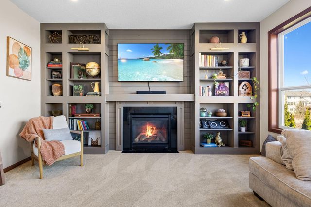 1955 River Bluff Court, Shakopee, MN 55379