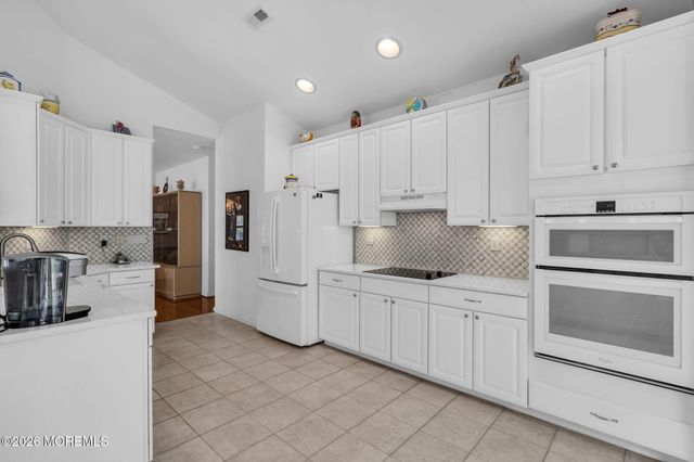 54 Eleanor Road, Manchester, NJ 08759